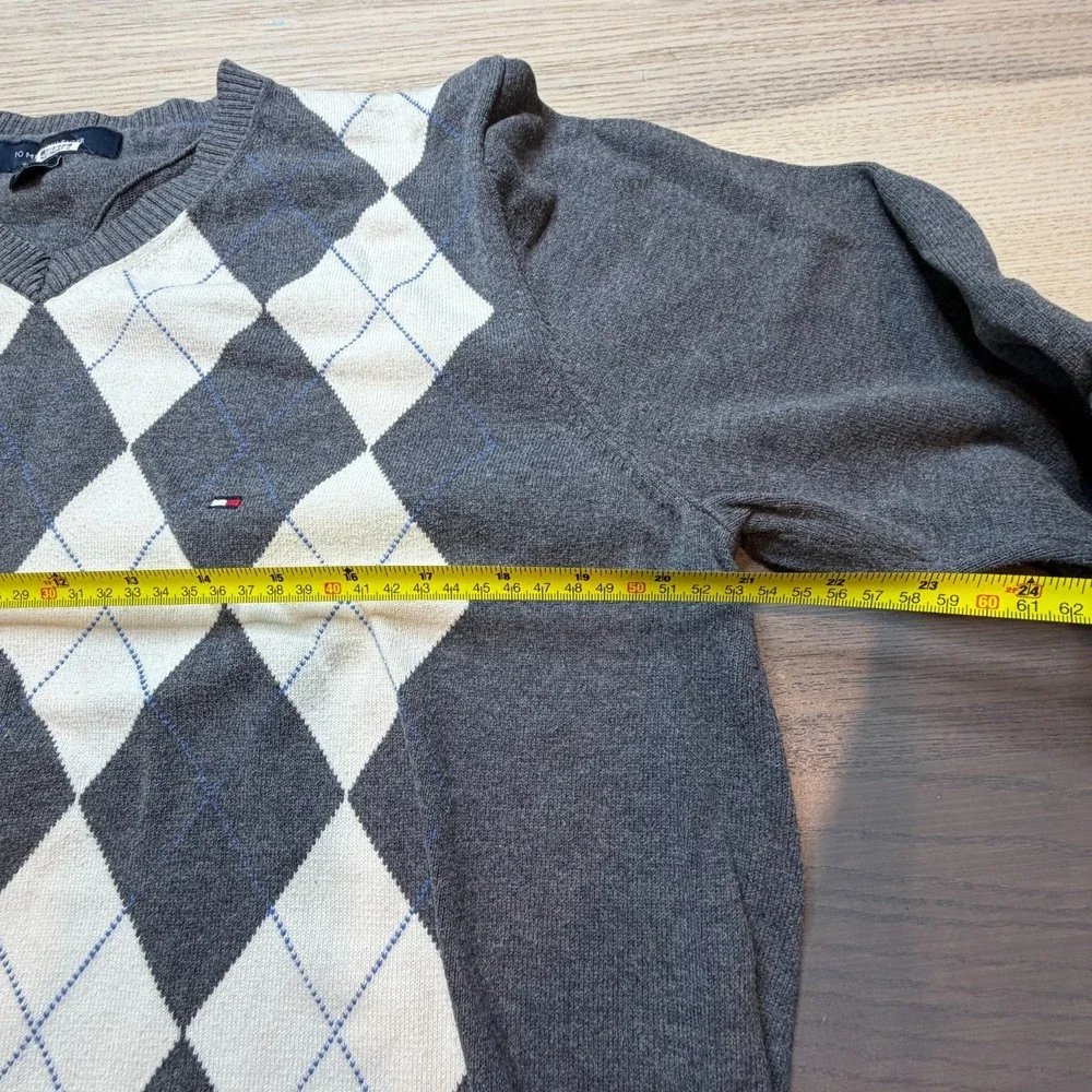 TOMMY HILFIGER Sweater Men XL V Neck Argyle Gray & White‎ Cotton